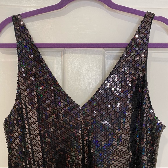 Line & Dot Thea Sequin Mini Dress in Black, Deep V-neck, NWT, Hidden Side Zipper - Picture 10 of 15